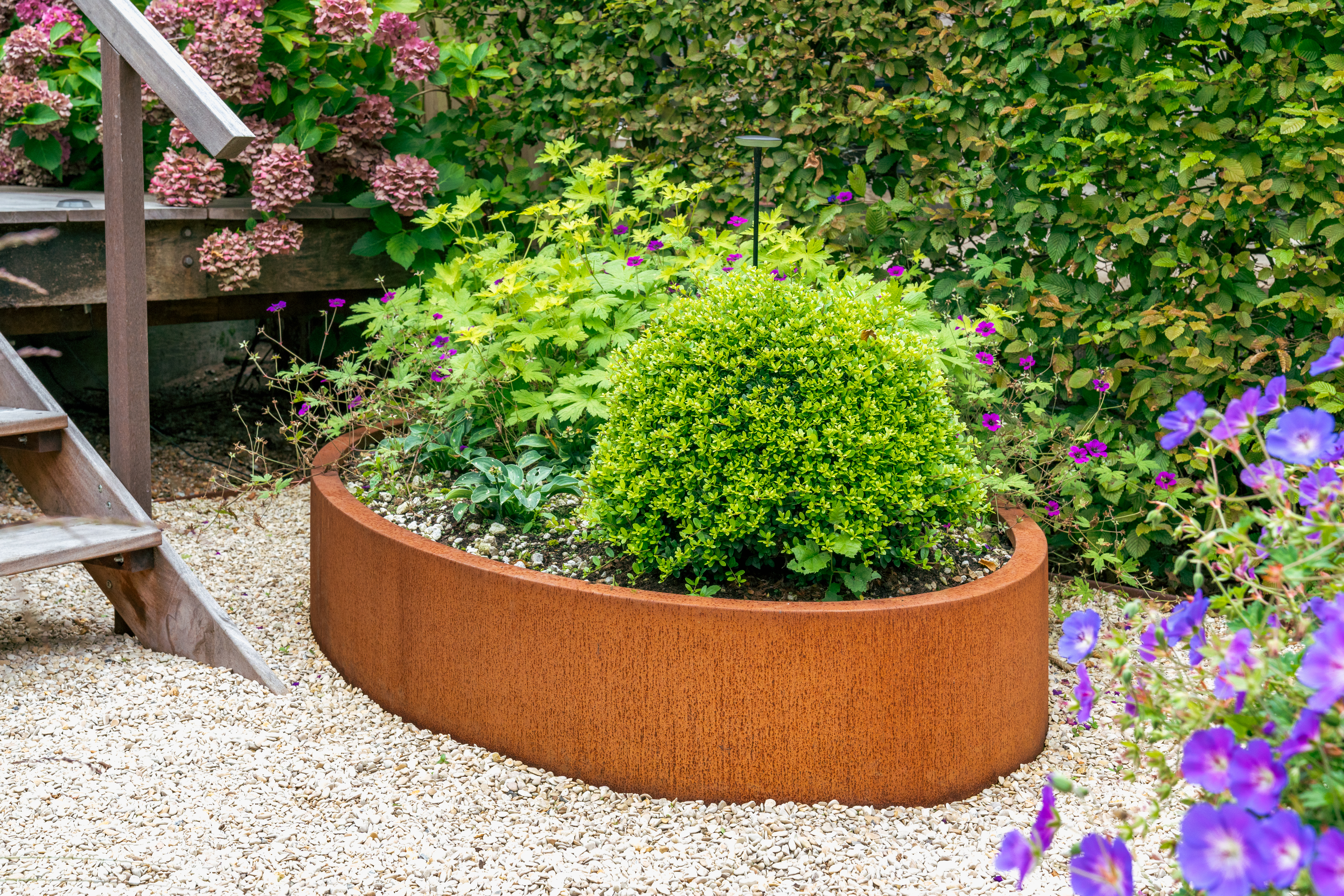 jardinière ovale en acier corten